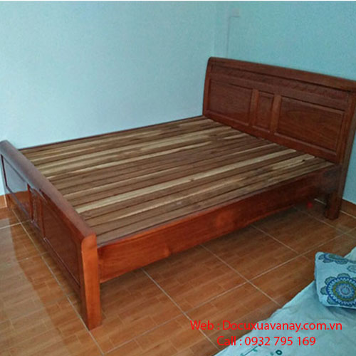 Mua giường gỗ gia đình cũ